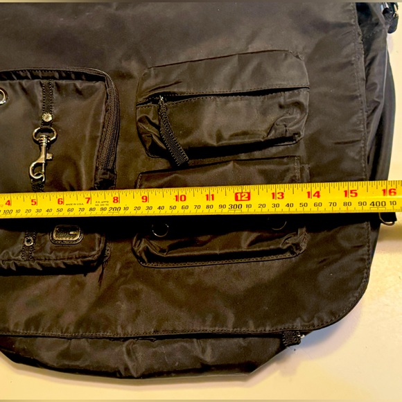 Retro Guess Women’s Black Lightweight Laptop Tablet Messenger Crossbody Bag - Picture 14 of 15